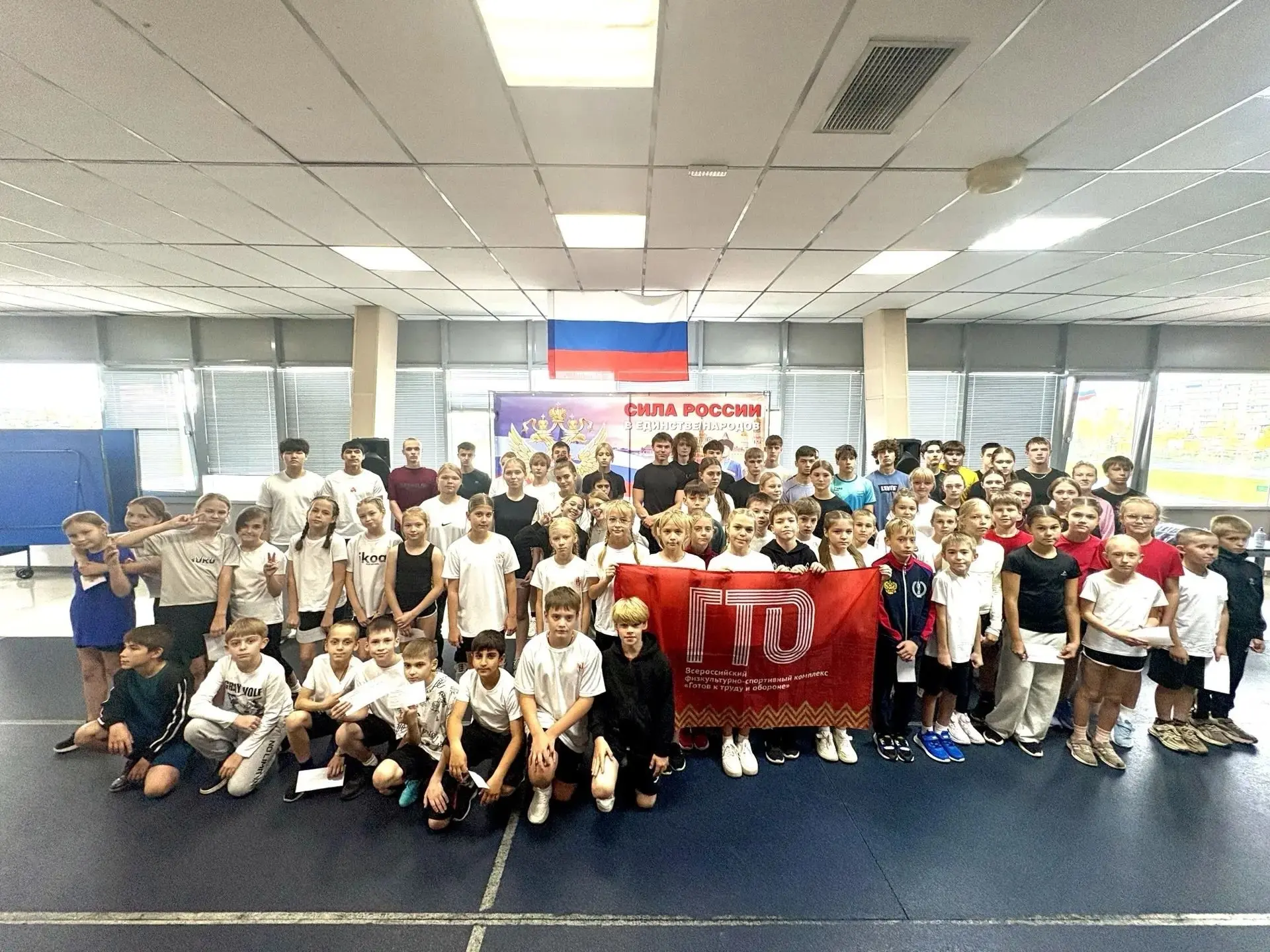 9 октября в Ледовом дворце на 1000 зрителей города Ленинска-Кузнецкого прошёл муниципал...
