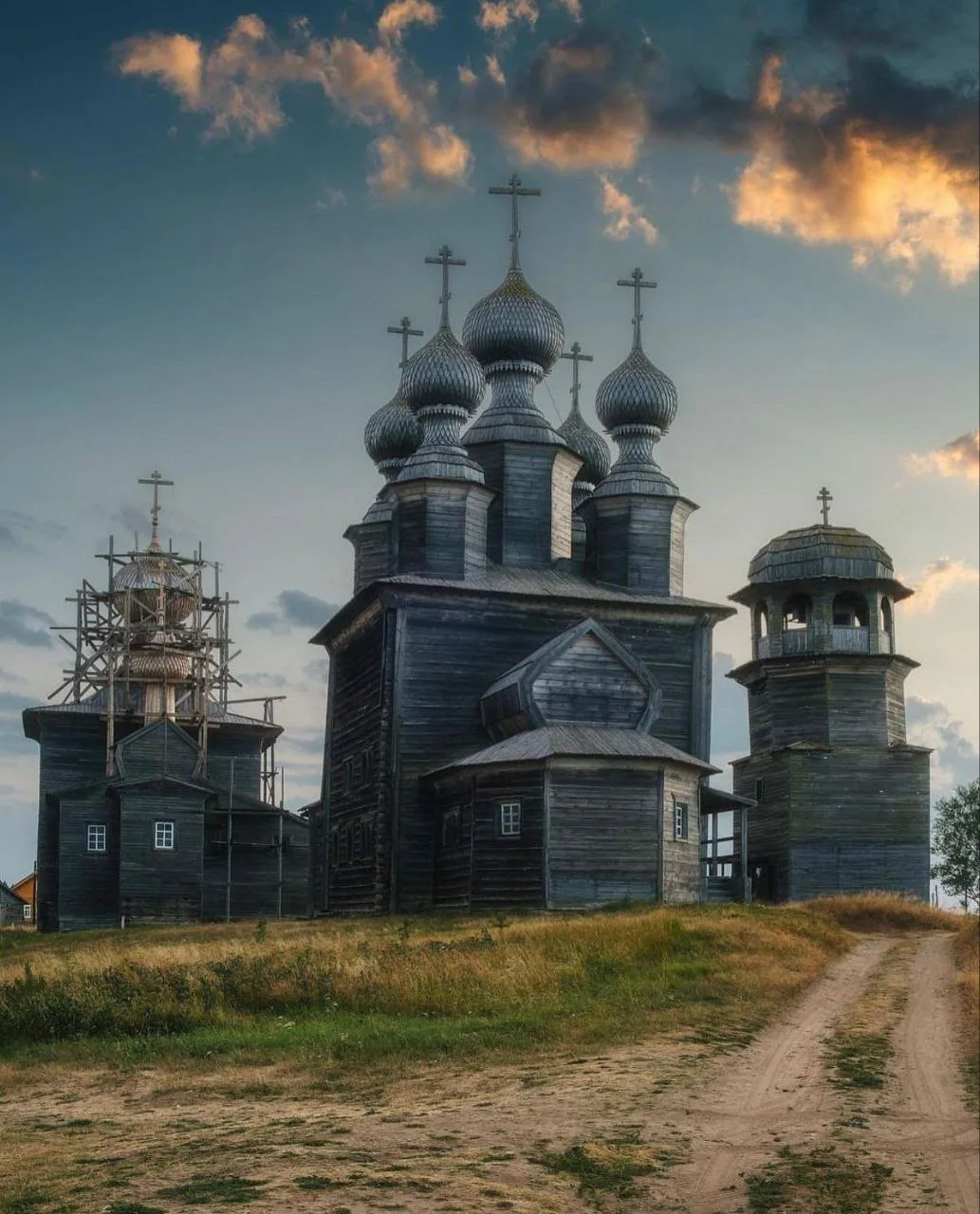 Деревянные святыни на побережье Белого моря 🌊