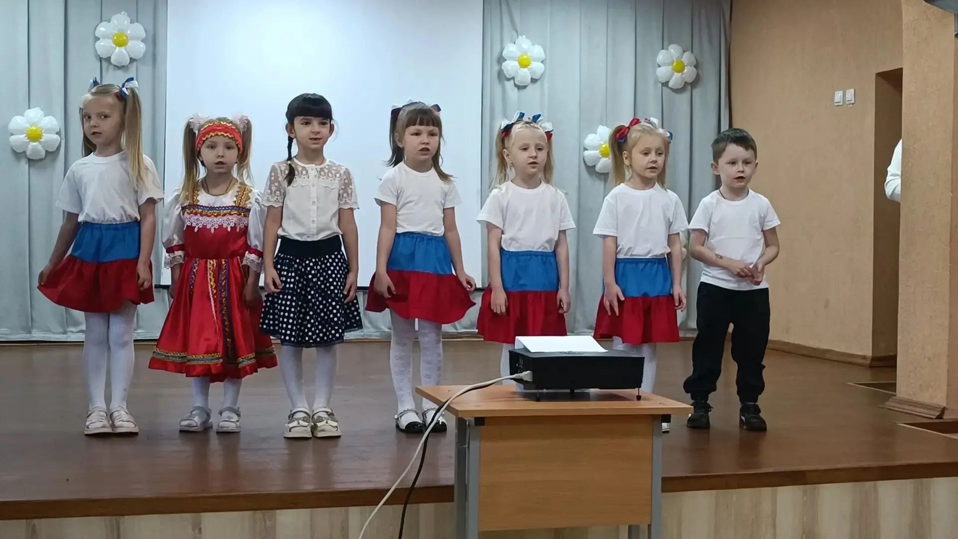 Праздник единства и признания: чествуем работников дошкольного образования!