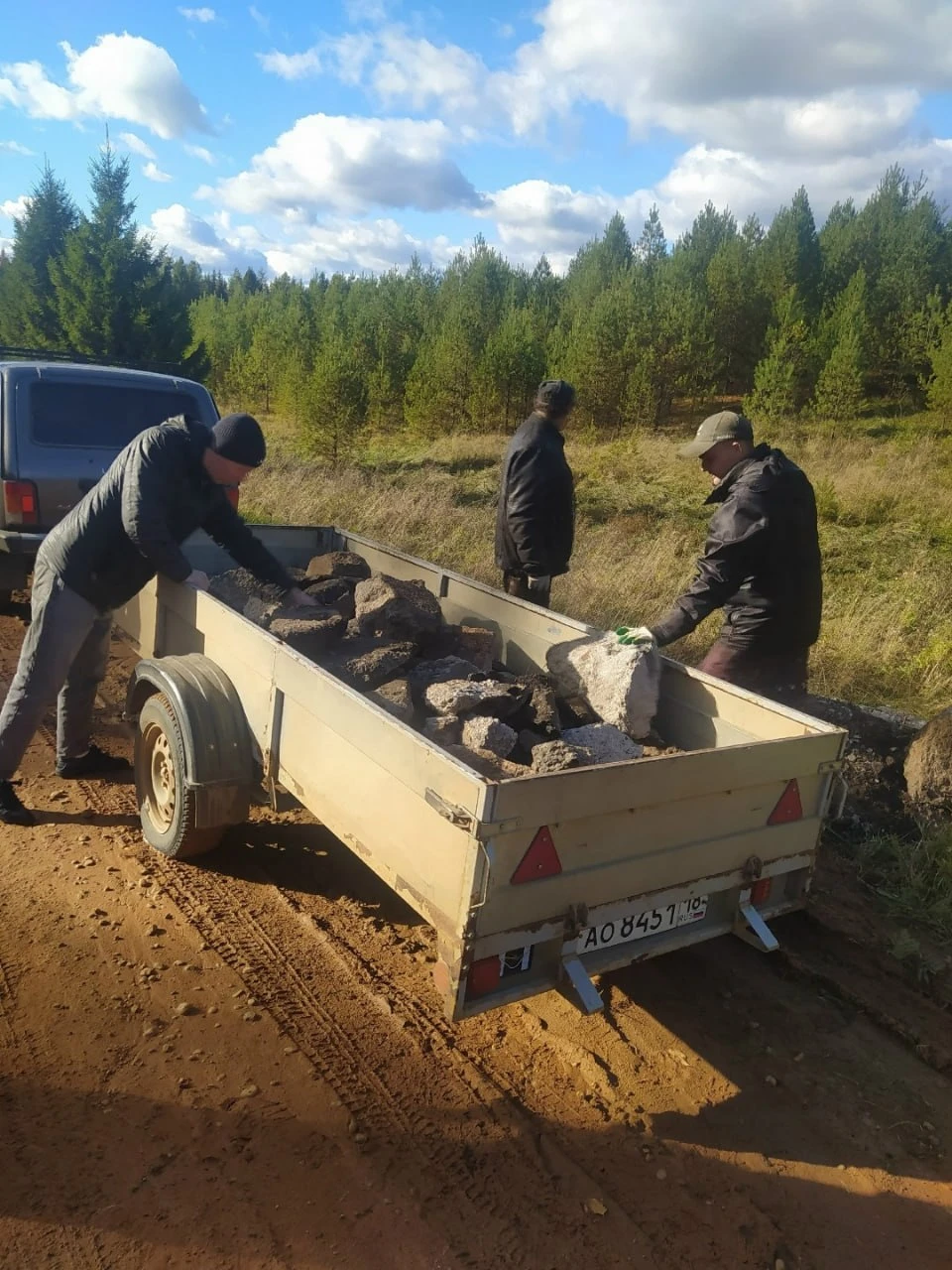 В заказнике «Салинский» Красногорского района ликвидировали несанкционированную свалку ...