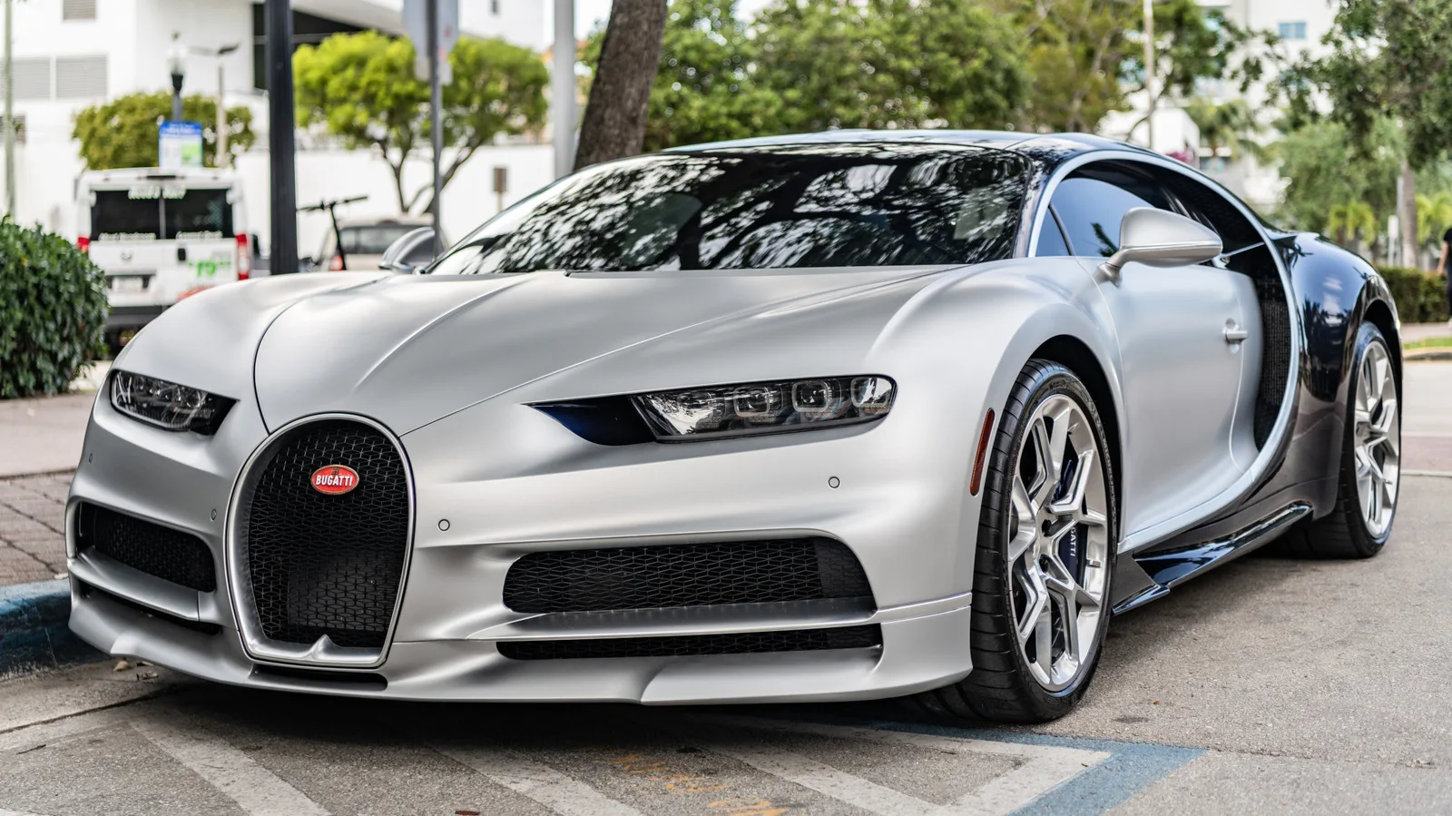 Вор угнал Bugatti Chiron главы Rimac в Хорватии: погоня через несколько стран
