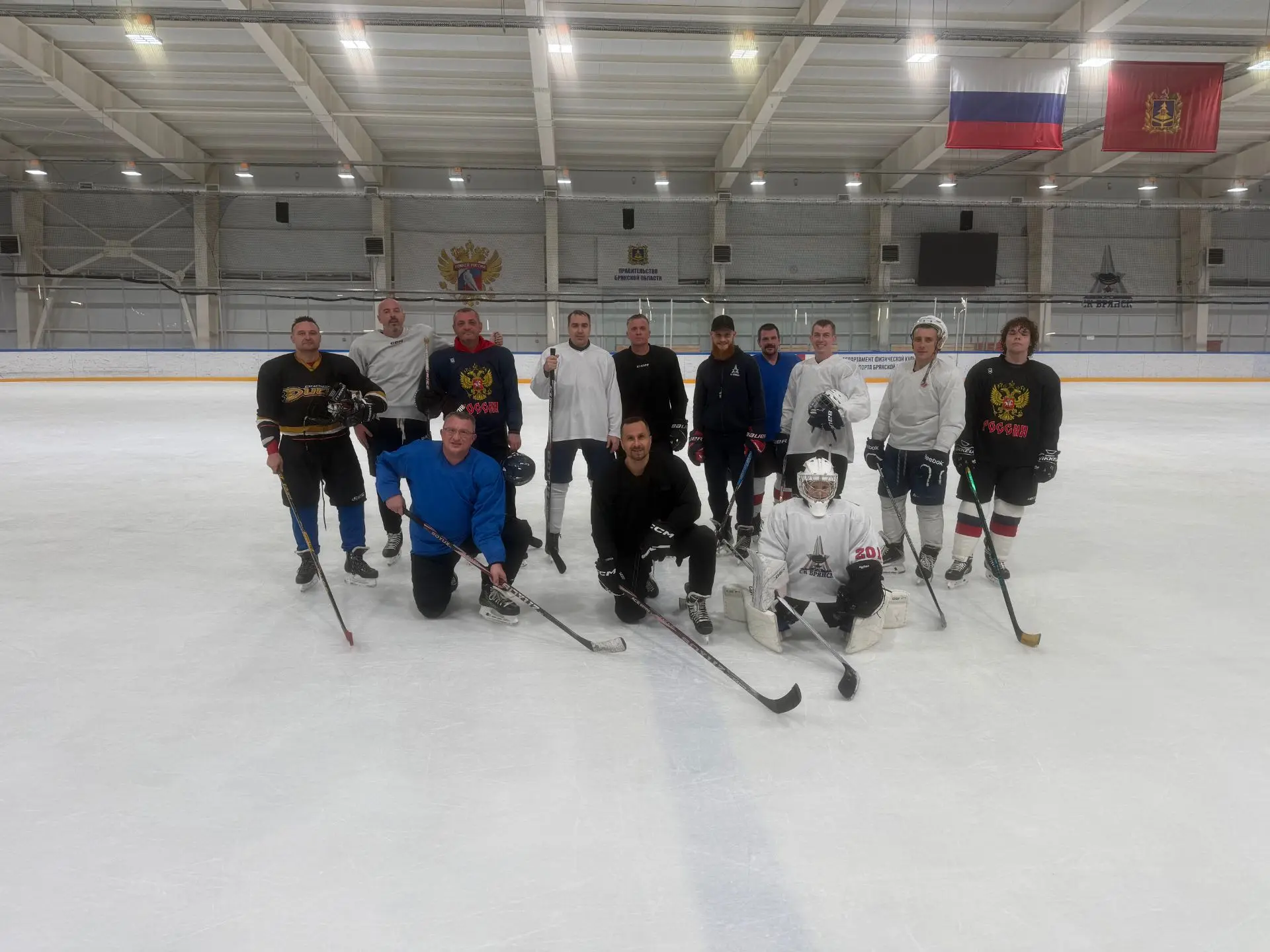 Подготовка к пятничному товарищескому матчу🏒🥅