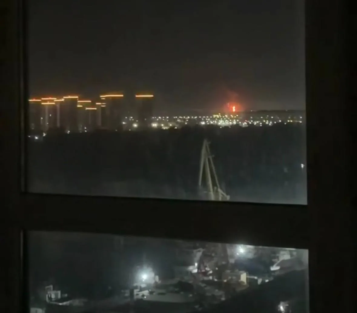 В Ростове-на-Дону после ночной атаки вражеских дронов загорелся нефтяной терминал