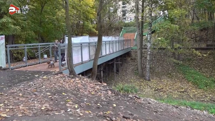 ⚒ Новую лестницу и мост построили на входе в Раменский парк