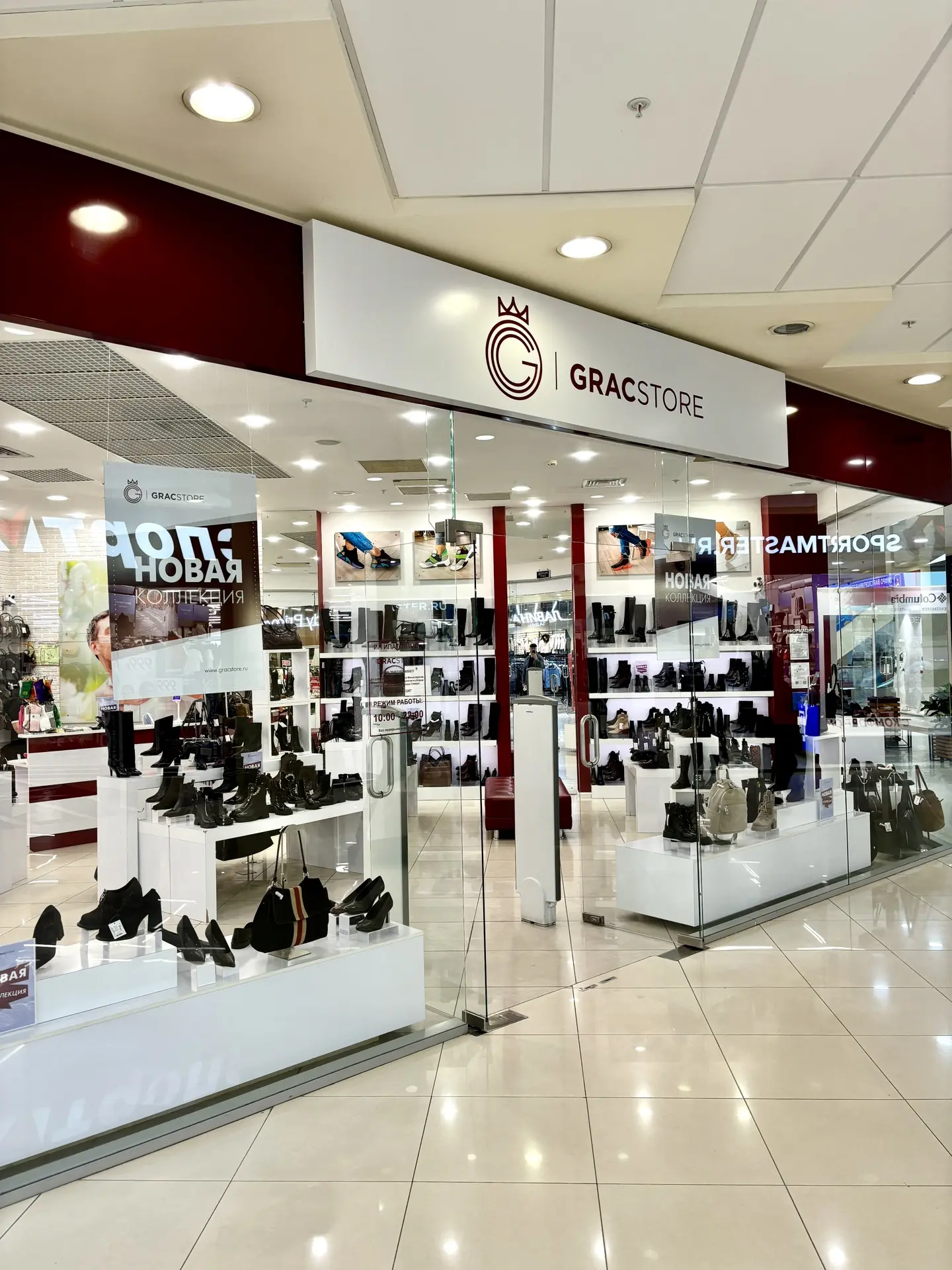 В магазине Gracstore для посетительниц нашего ТРК представлена новая коллекция обуви 👢