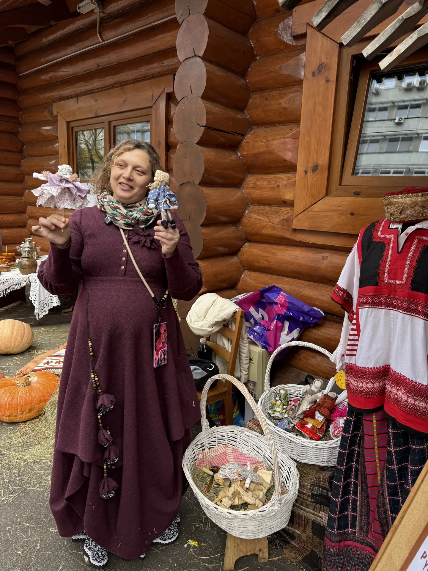 Русский народный костюм — это не набор красивых деталей. Это система знаков.
