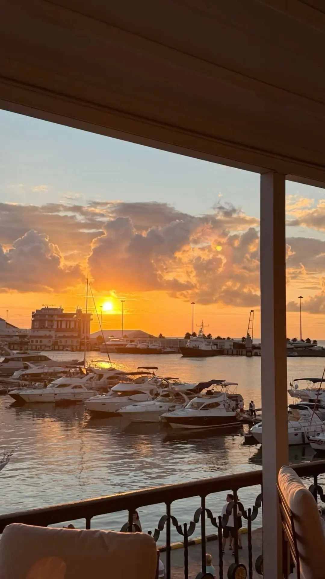 Такие разные, но одинаково прекрасные закаты в Сочи 💔🌅