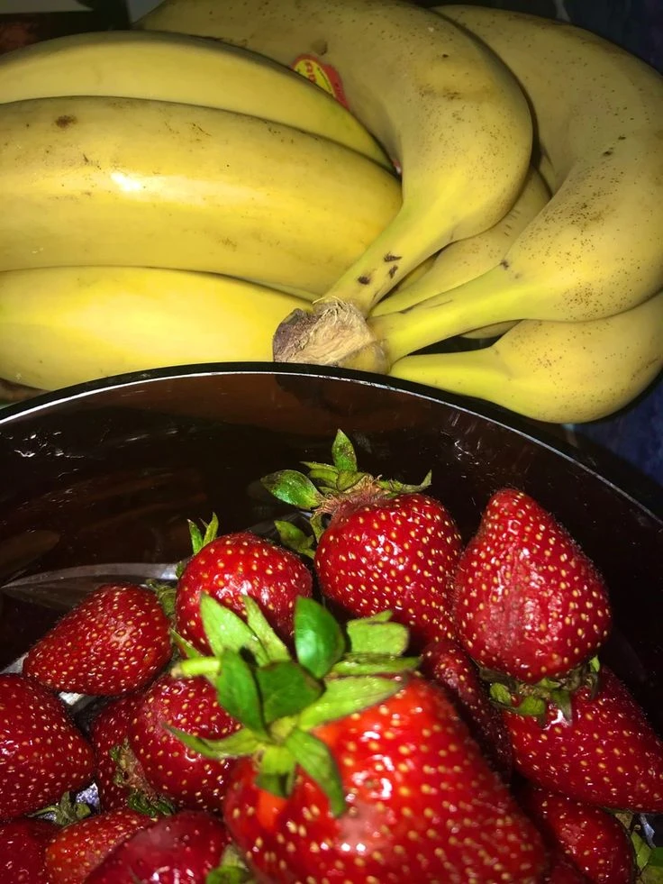 🍌 А ты знала, что банан по науке считается ягодой?