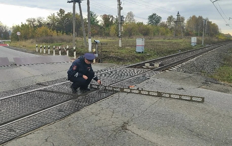 Выявили 5 нарушений: Госавтоинспекция Каменска-Уральского проверила Ж/Д переезды