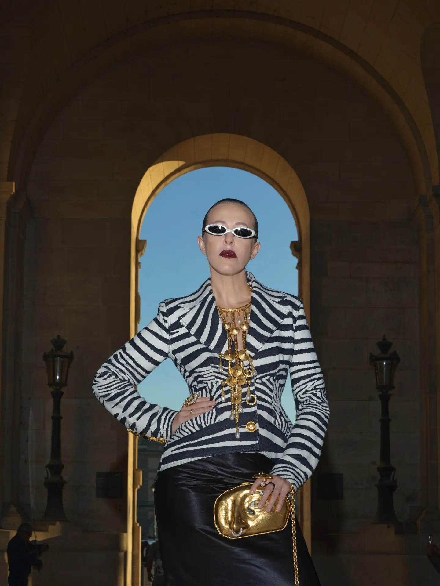 Вот так вживую выглядят нашумевшие кототуфли Schiaparelli.