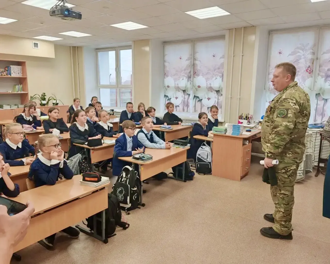 Сегодня в нашей школе прошел урок мужества с участием ветерана специальной военной опер...