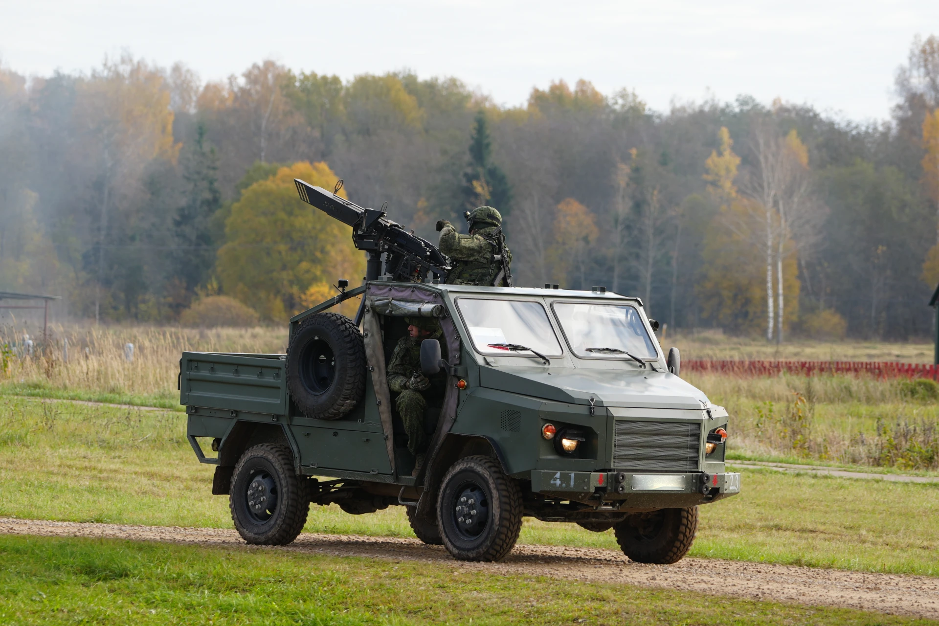 На полигоне Лосвидо в Республике Беларусь военнослужащие мотострелковых подразделений Ц...