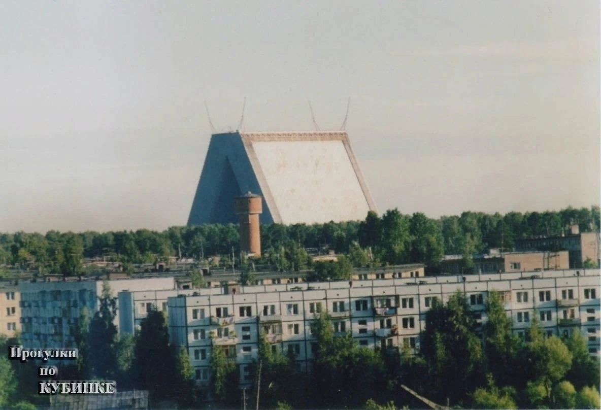 В октябре 1962 года в лесу рядом с железнодорожной станцией Акулово в нескольких киломе...