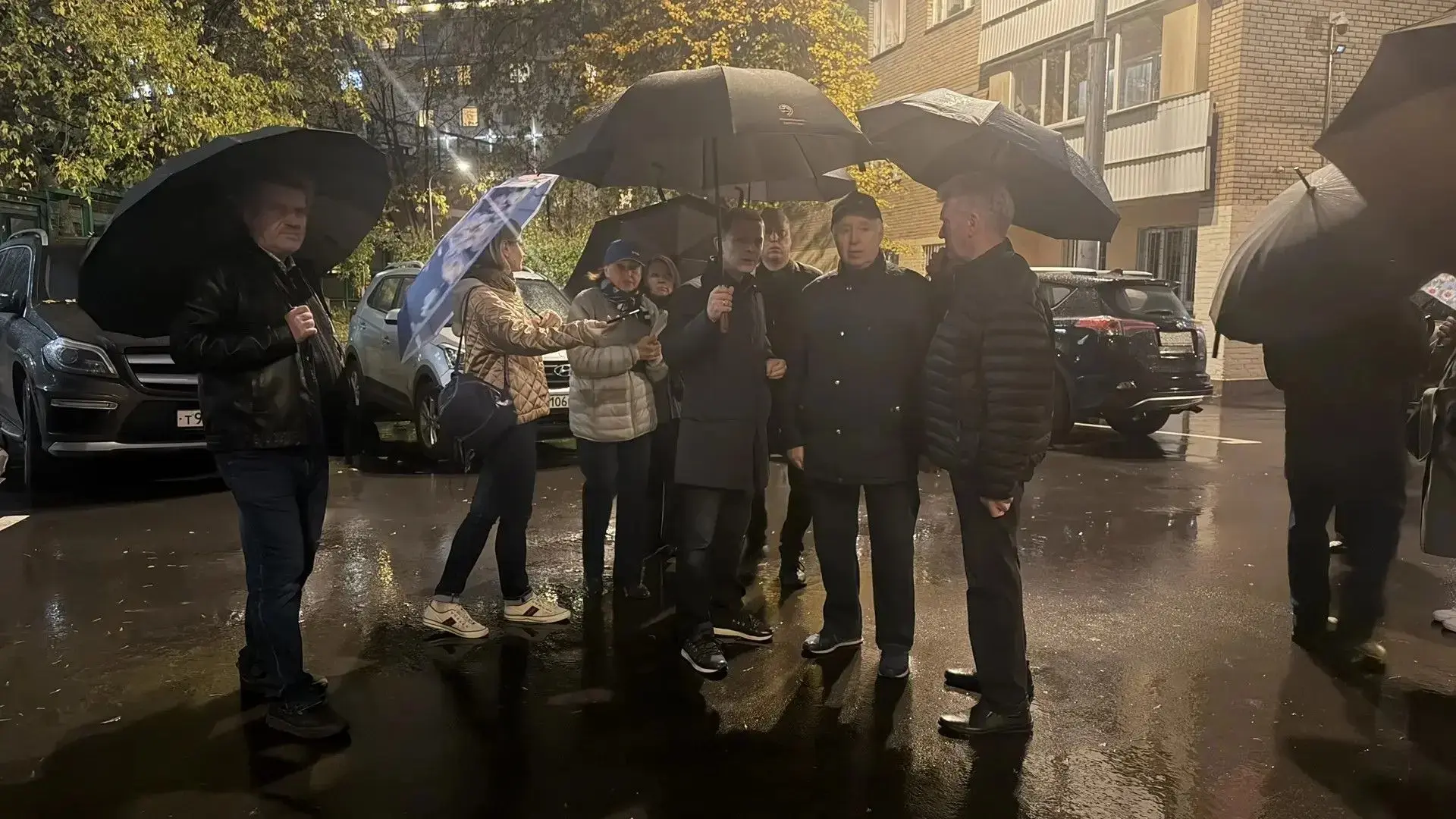 🌳 Глава управы проверил двор на Большой Пионерской