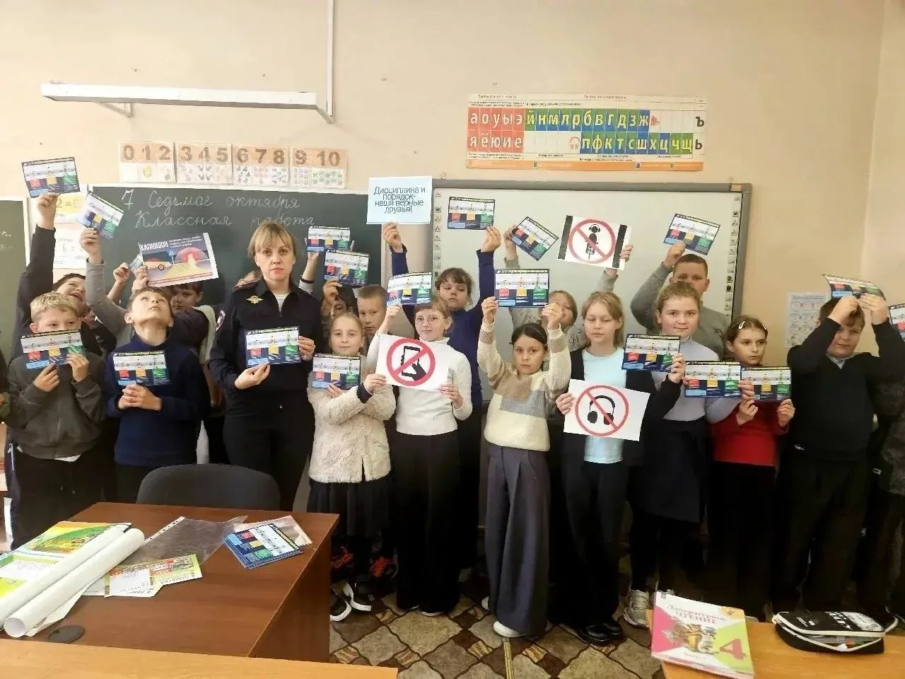 Школьникам напомнили правила езды на самокатах