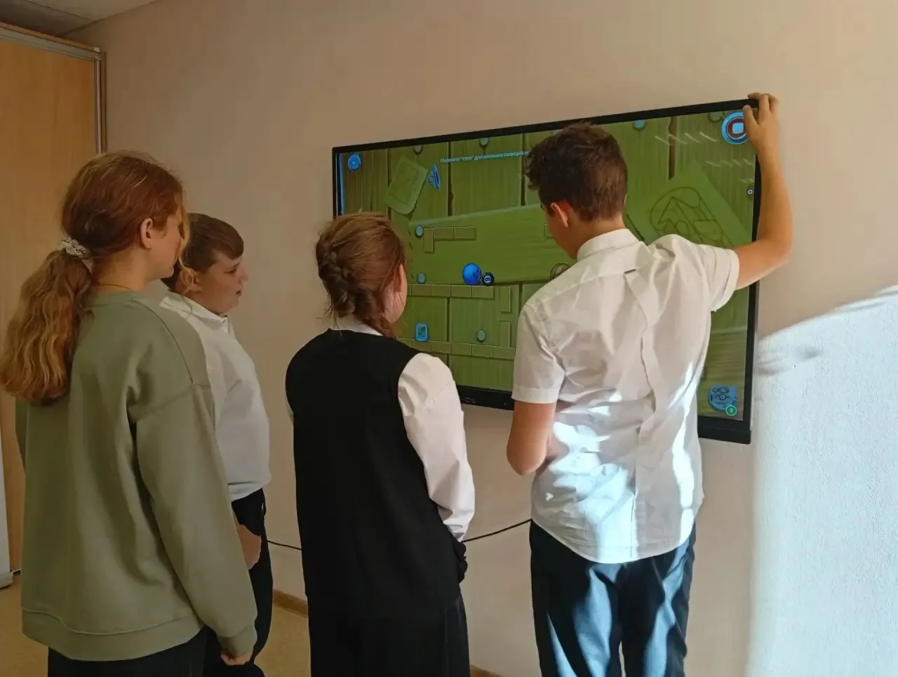Игровой лабиринт для подростков - это не просто развлечение, а эффективный инструмент р...