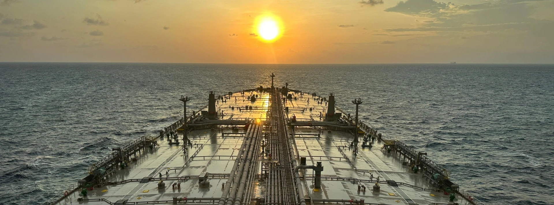 🚢 Расходы на фрахт и страхование при морских перевозках нефти превысили треть стоимост...