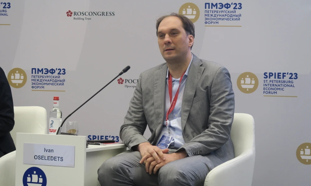 Россия отстает от Китая в разработке фундаментальных ИИ-моделей на несколько месяцев, н...
