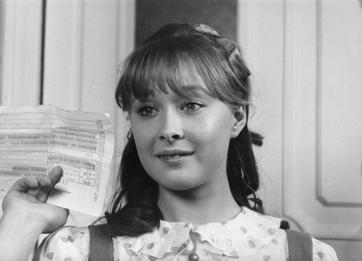 17-летняя Лариса Удовиченко в социальной драме "Юлька" (1972). Это была первая значимая...