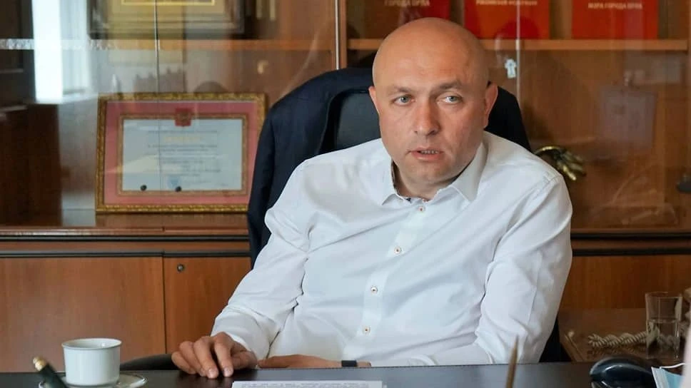 ПАРАХИН МОЖЕТ ОТКАЗАТЬСЯ ОТ ВЫПЛАТ ЗА ПРЕБЫВАНИЕ В МОБРЕЗЕРВЕ