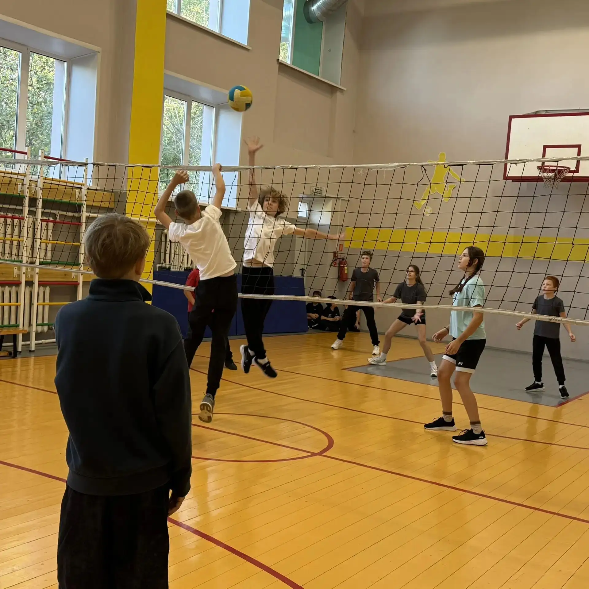 🏐Сегодня, в рамках реализации плана работы ШСК "Спорт-Тайм" прошло захватывающее сраже...