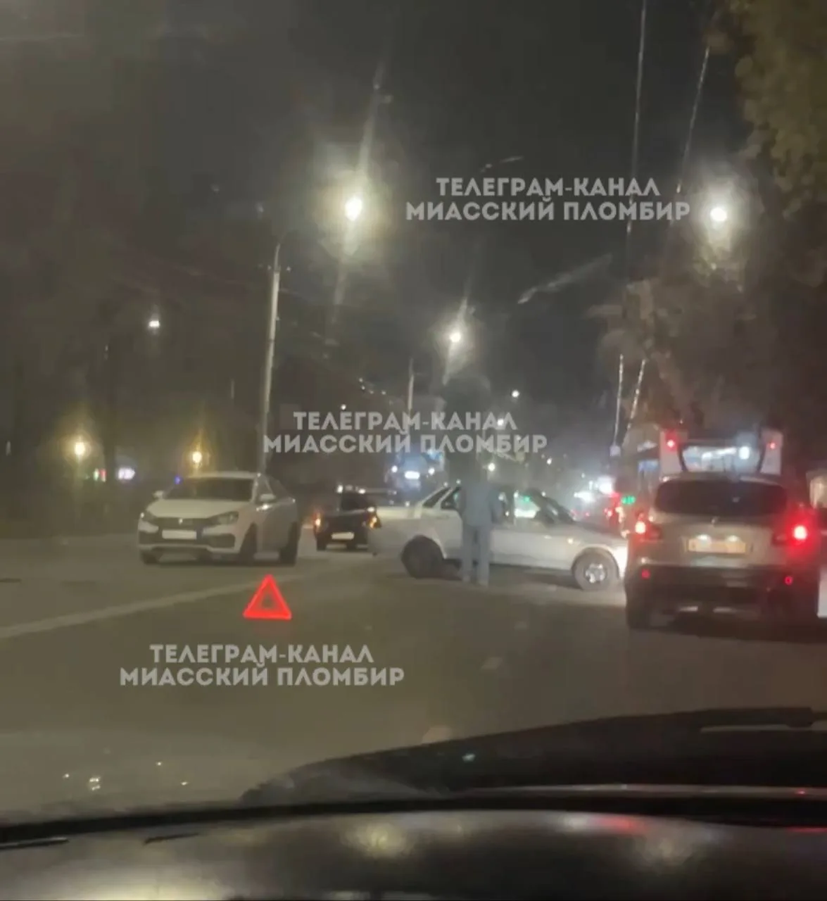 🚓 Ещё одна авария произошла сегодня вечером в центре города. На проспекте Автозаводцев...
