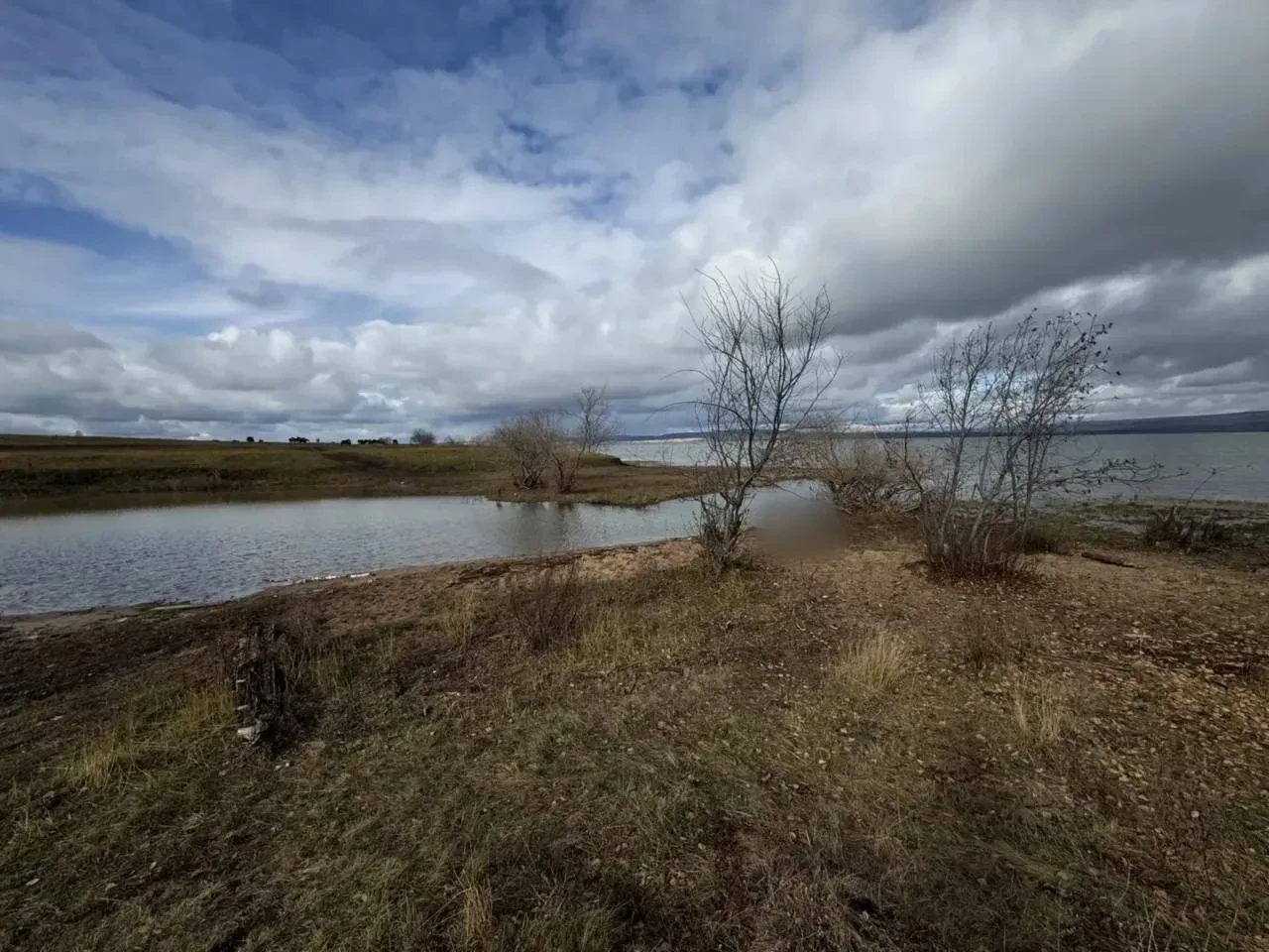 Двое рыбаков утонули в Братском водохранилище.