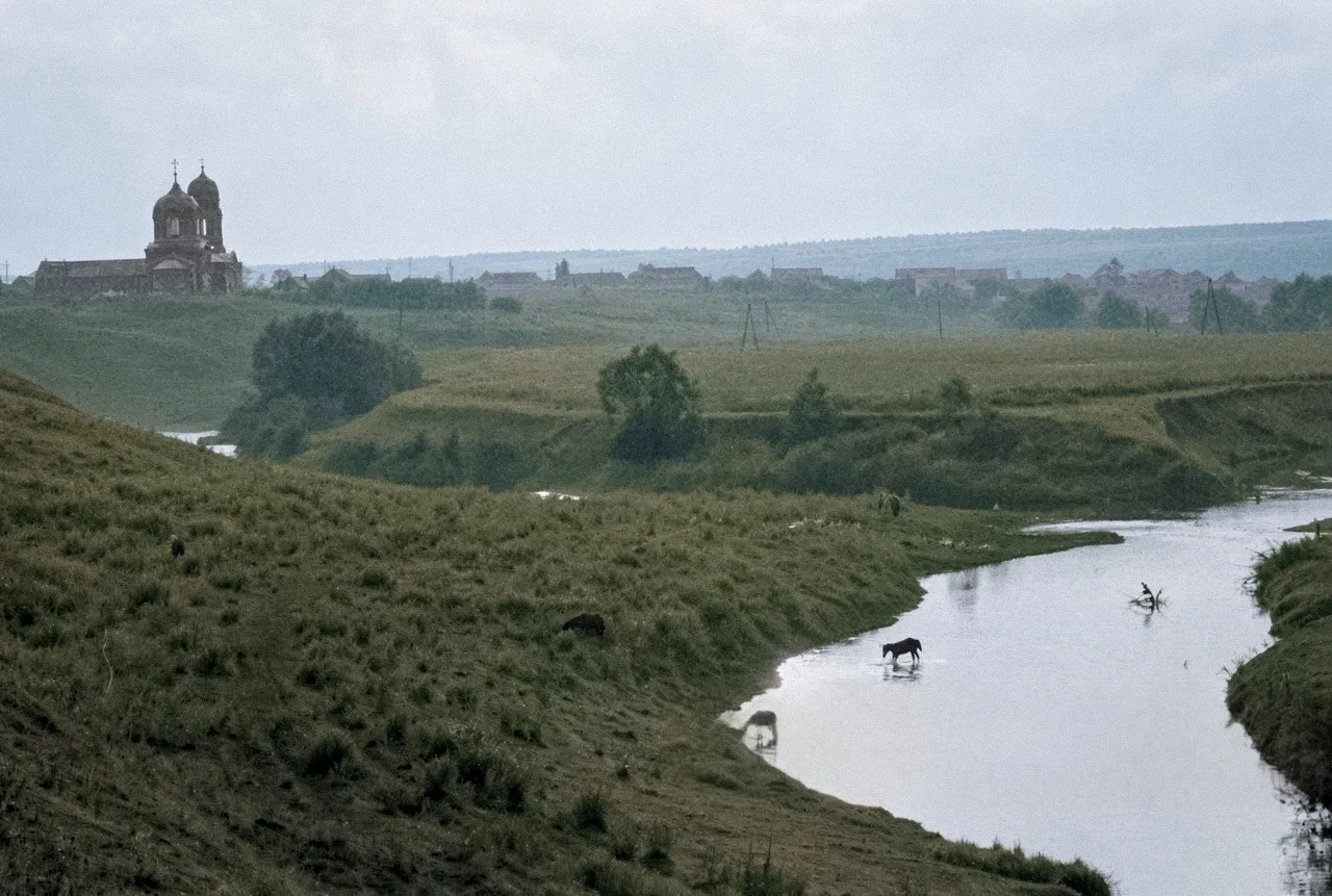 Село Монастырщина на реке Непрядве. Тулськая область, 1980 год.