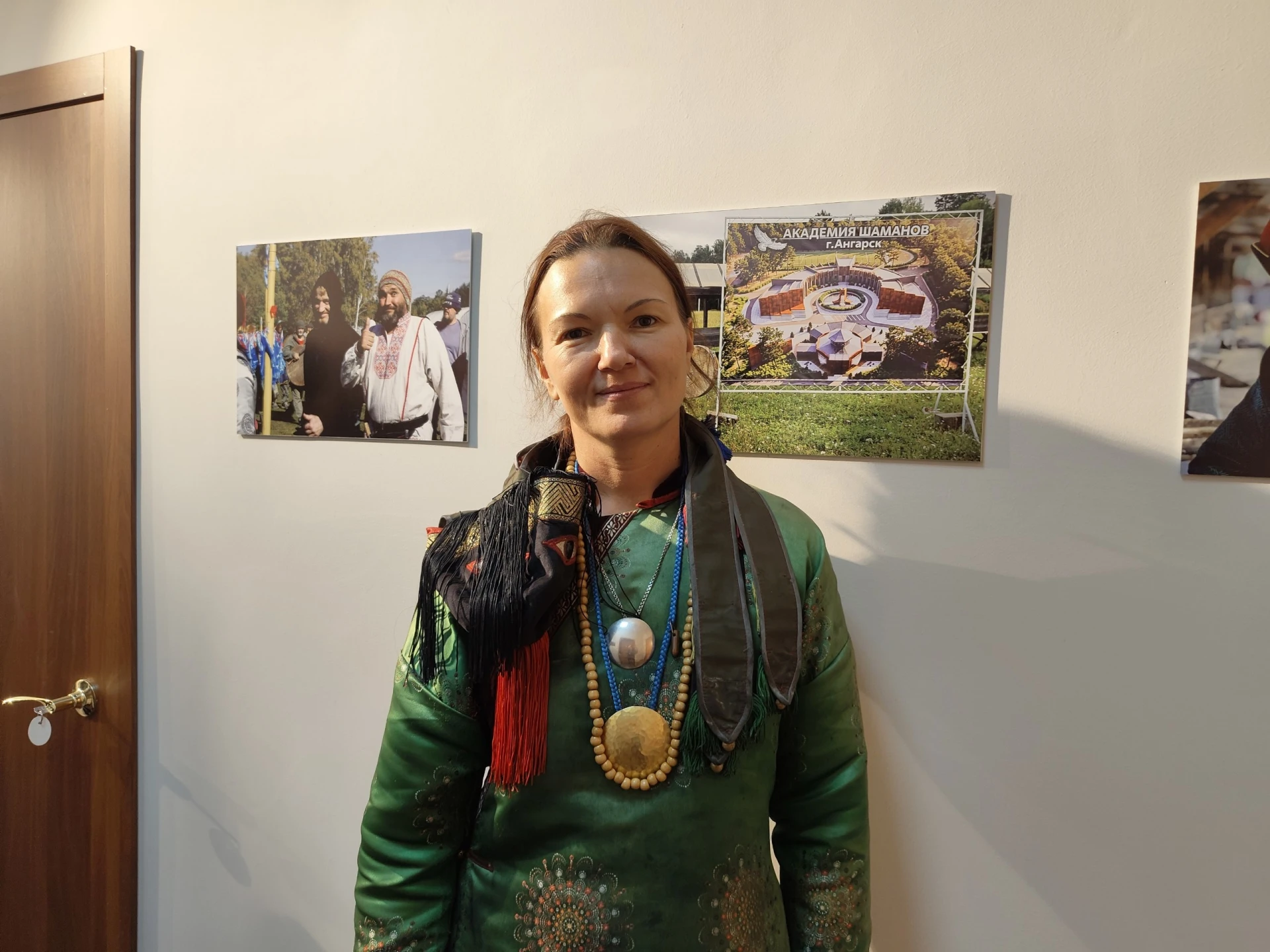 🔹В Ангарске открыли фотовыставку Игоря Жагорова «Академия шаманов. Ангарск. Лица, меня...