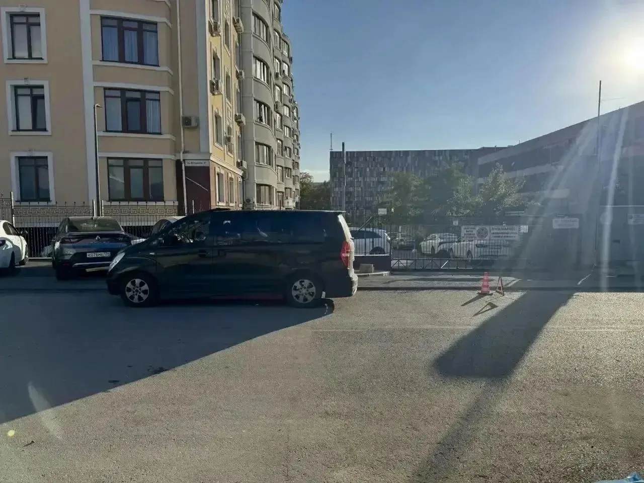 🚨 3-летний ребенок выскочил на дорогу и попал под машину в Симферополе.