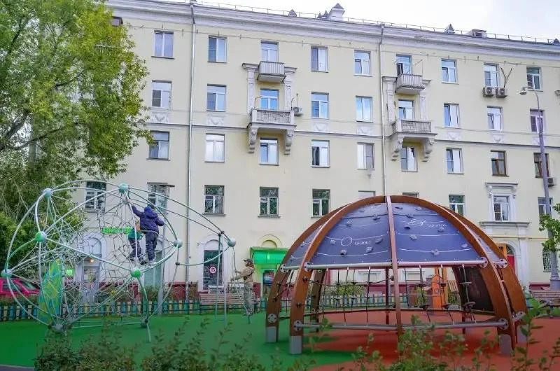 🚀 В Покровском-Стрешнево открыли детскую площадку в космическом стиле
