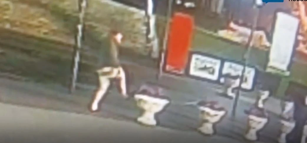 Во Владимире задержали мужчину, разбившего вазон на Театральной площади.