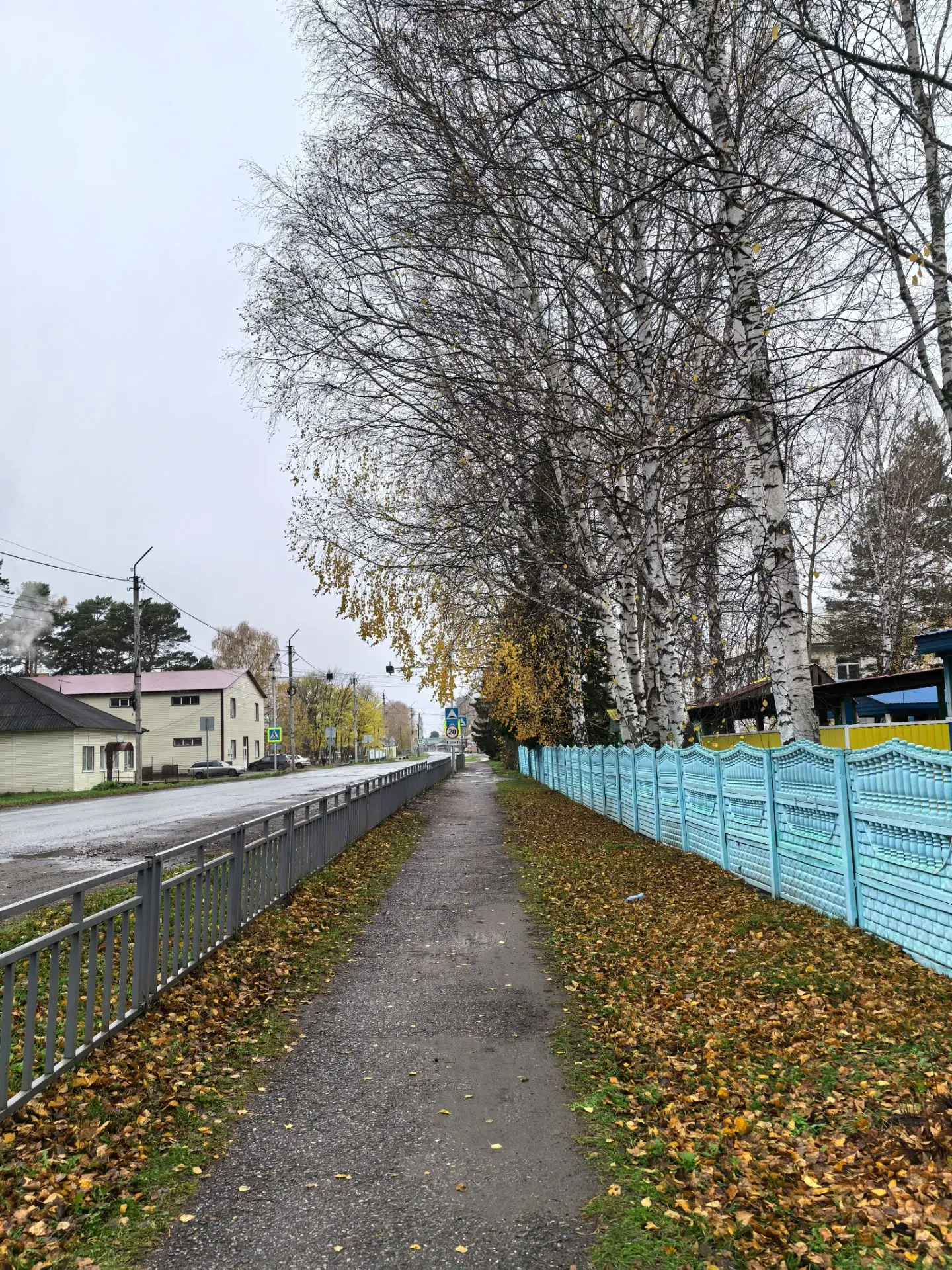 Воскресный день в центре села)