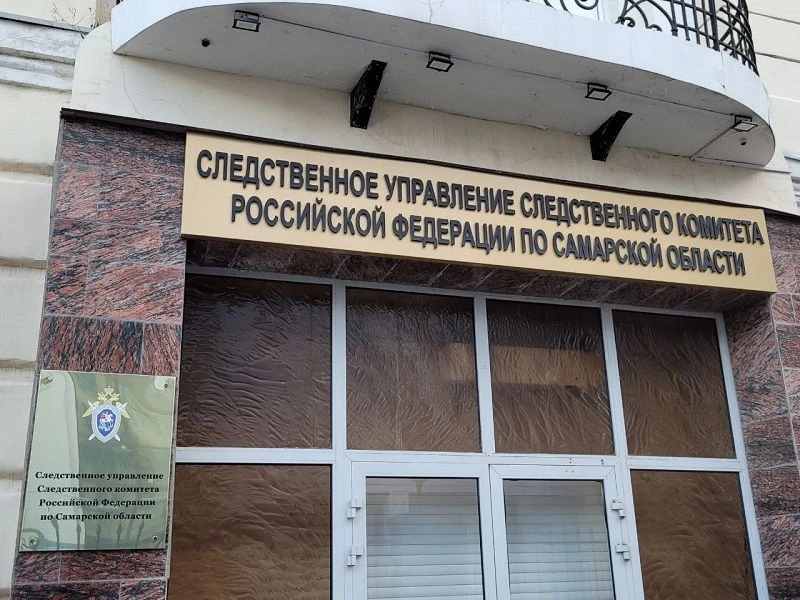 В Самарской области 44-летний мужчина погиб под колесами погрузчика