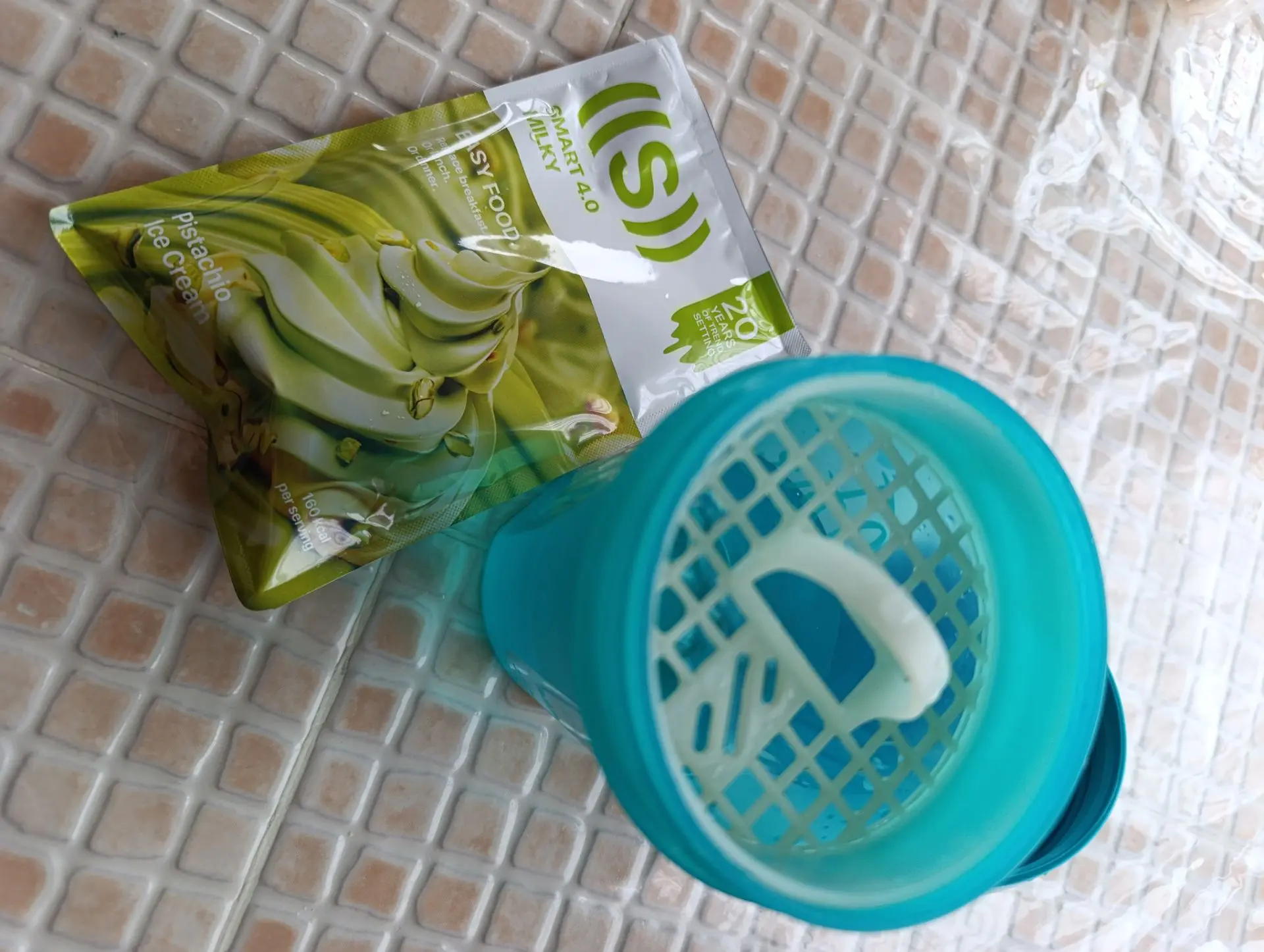 Я в школу 🥰🥰, себе перекусить)))