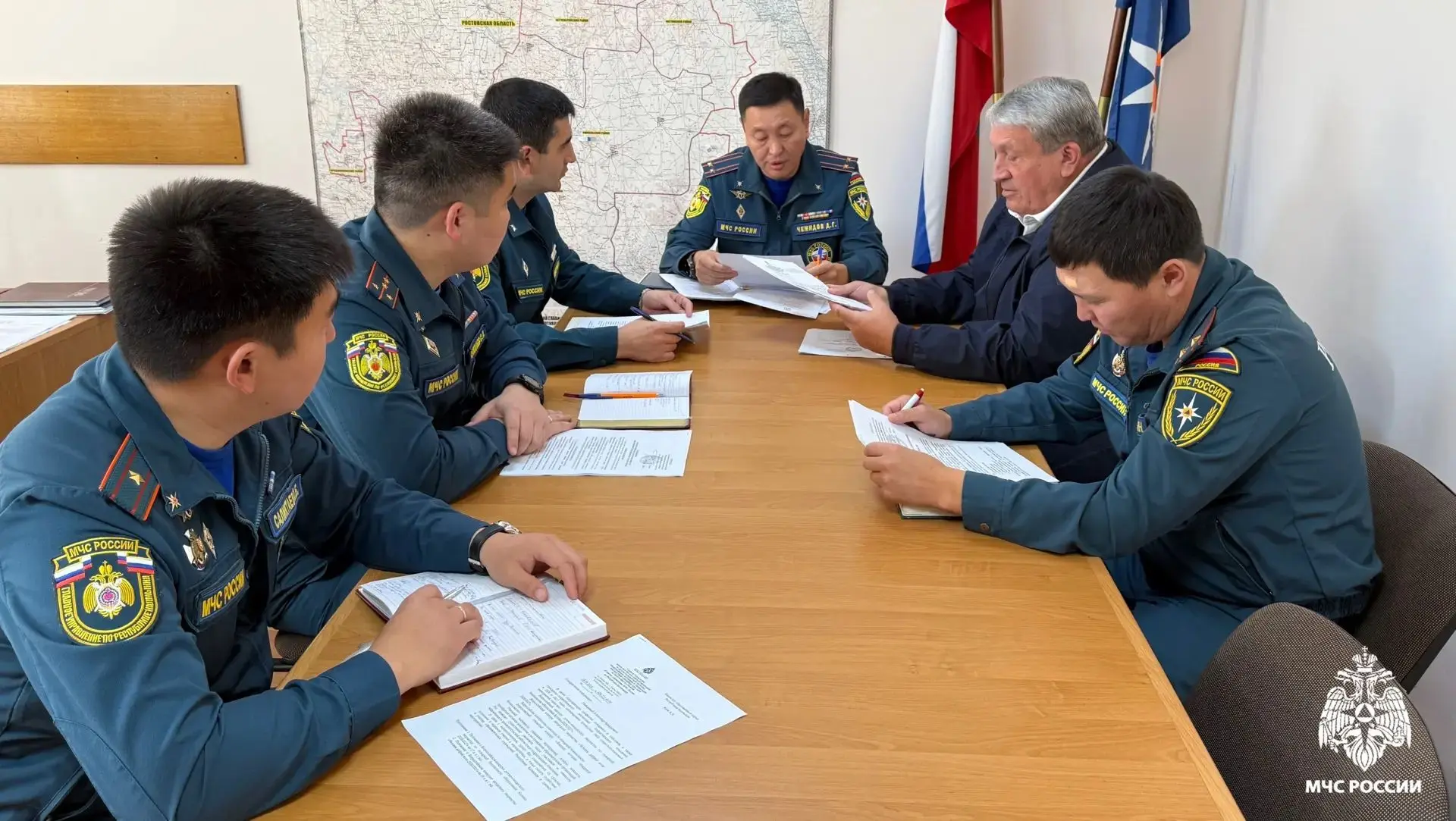 🤝 МЧС Калмыкии и ВДПО обсудили планы совместной работы