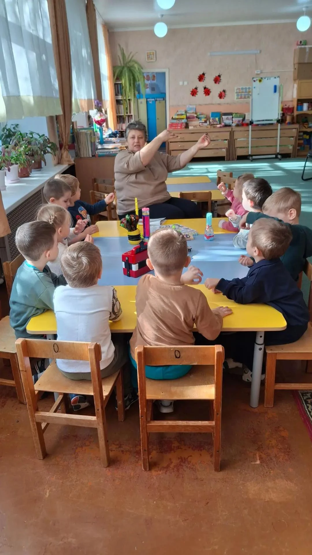 🎼 Беседа с детьми о русских композиторах в группе ☀️"Лучики"☀️.   Слушание музыки П. И...