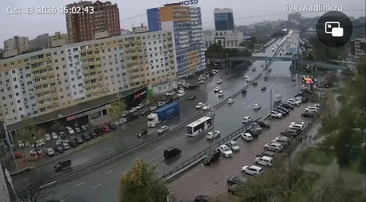 🌧 Последствия непогоды во Владивостоке: городские службы продолжают работу