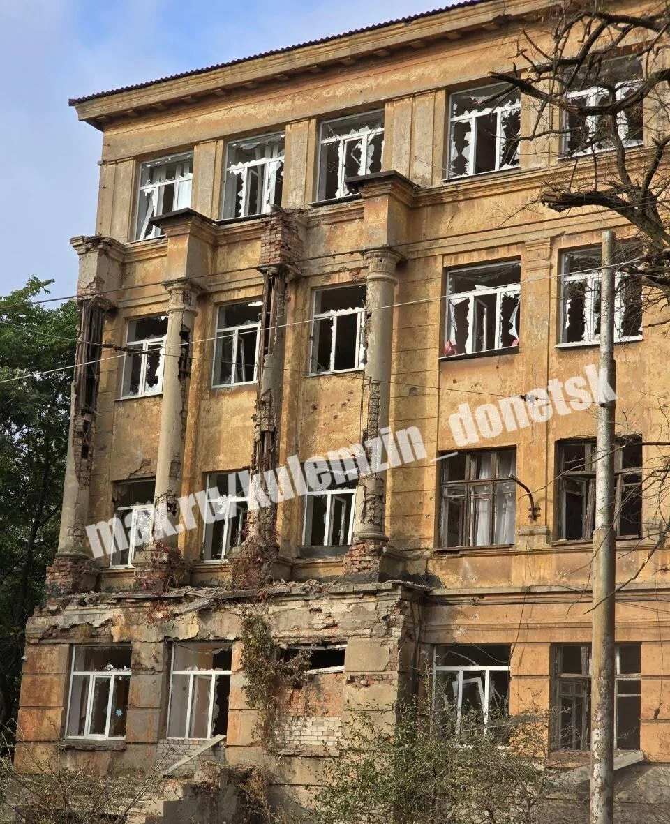 ⚡️ В Донецке в результате ночной атаки ВСУ повреждены 50 окон в многоэтажках