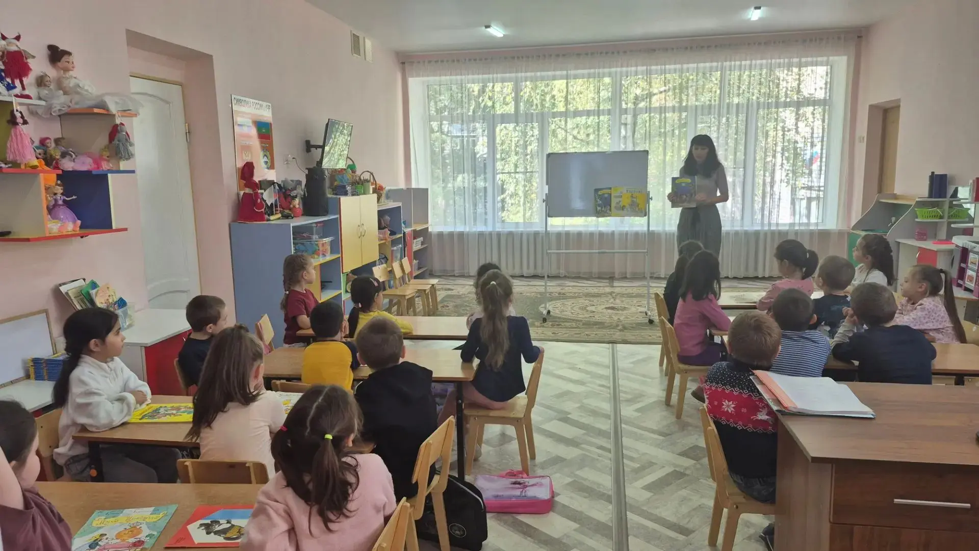 В рамках проекта раннего литературного развития детей дошкольного возраста «Радостное ч...