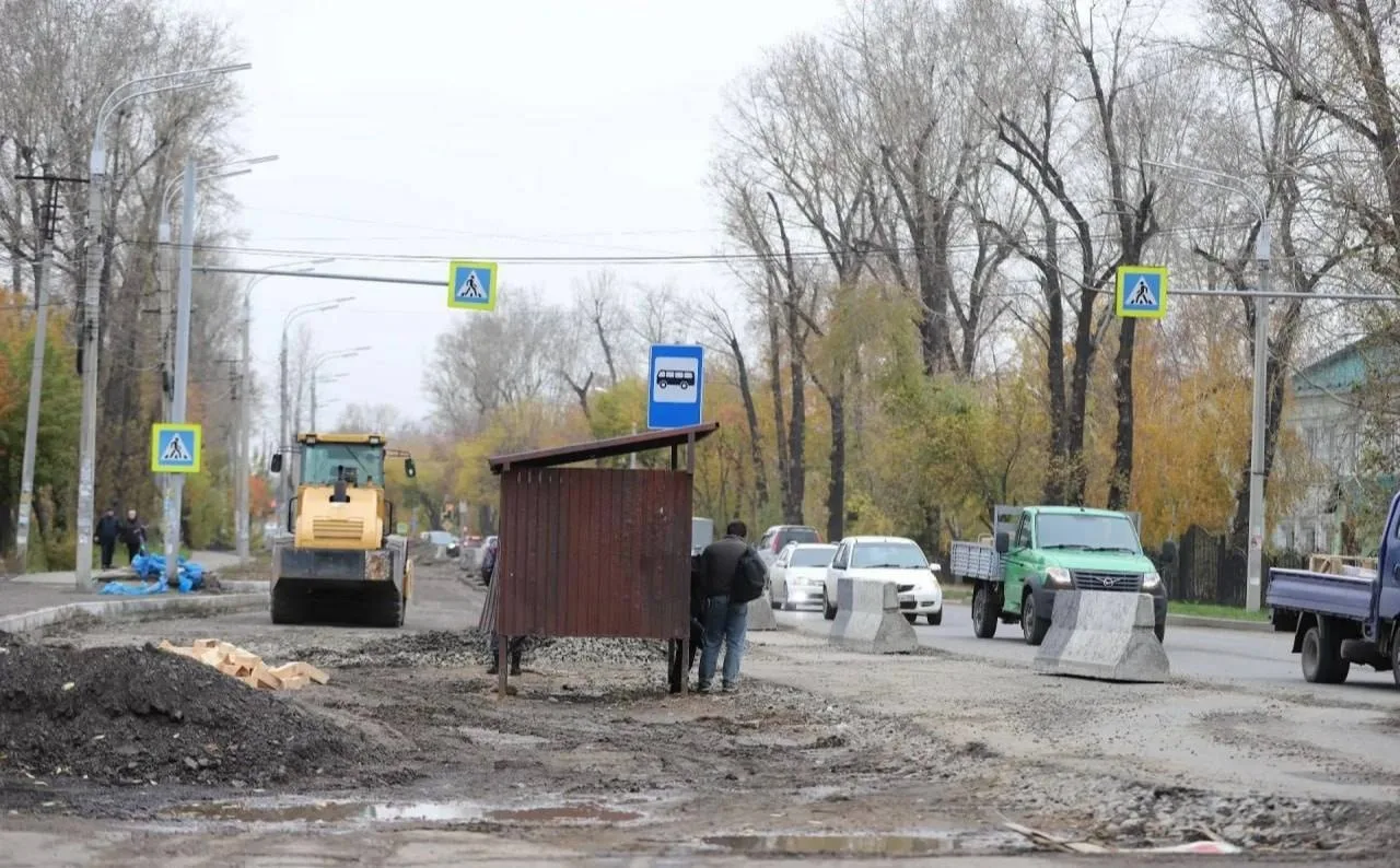 В Иркутске улицу Розы Люксембург ремонтируют даже по ночам