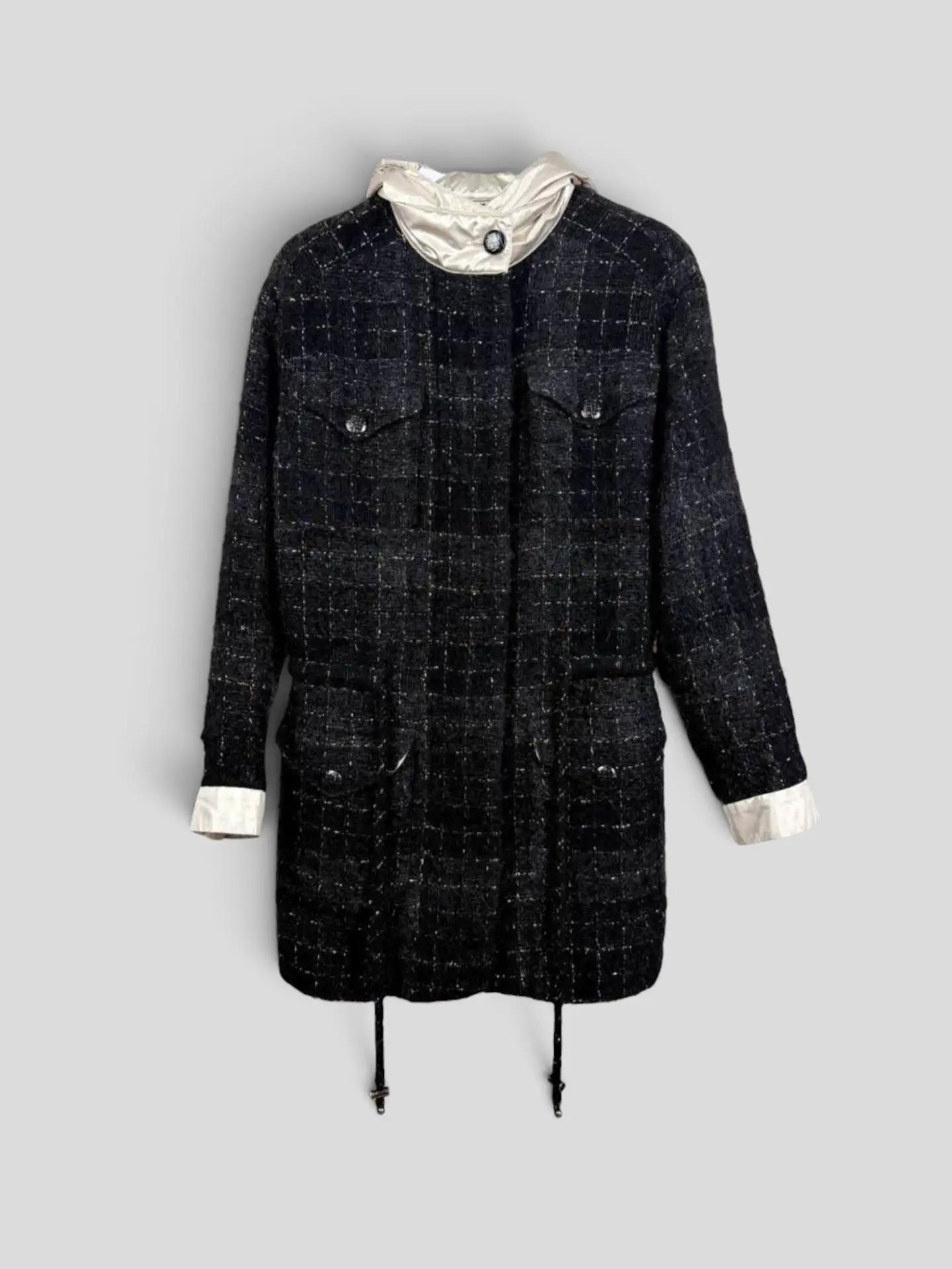 Пальто-пиджак Chanel в отличном состоянии, маркировка 36.