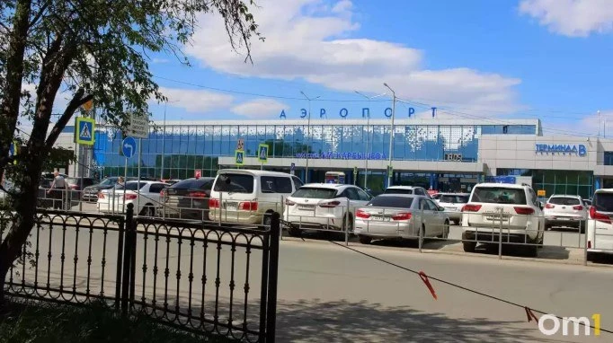 ✈️ В Омске почти на шесть часов задержали самолёт в Москву