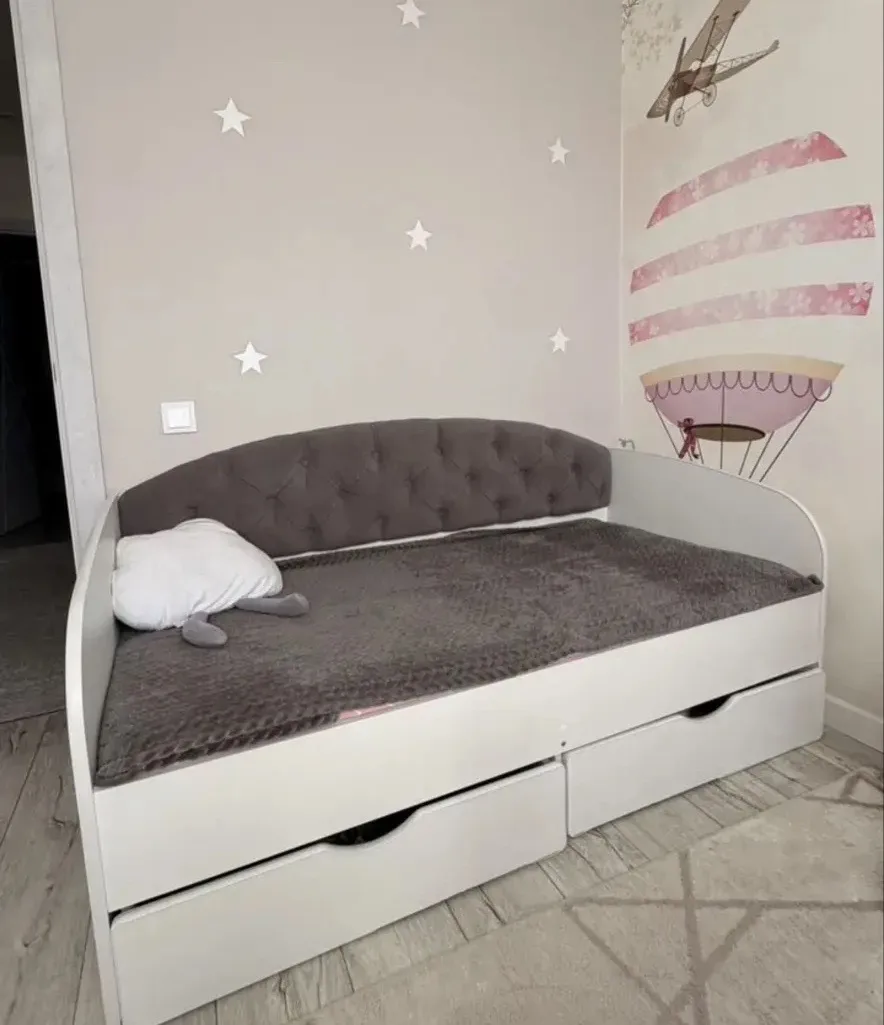 Продам кроватку 160×80 с выдвижными ящиками и бортиком, без матраса. Местоположение — К...