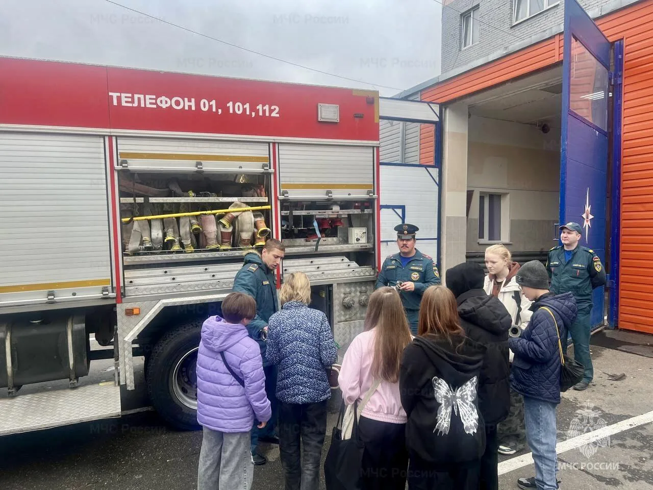 В Домодедово сотрудники МЧС России провели уроки по гражданской обороне для школьников