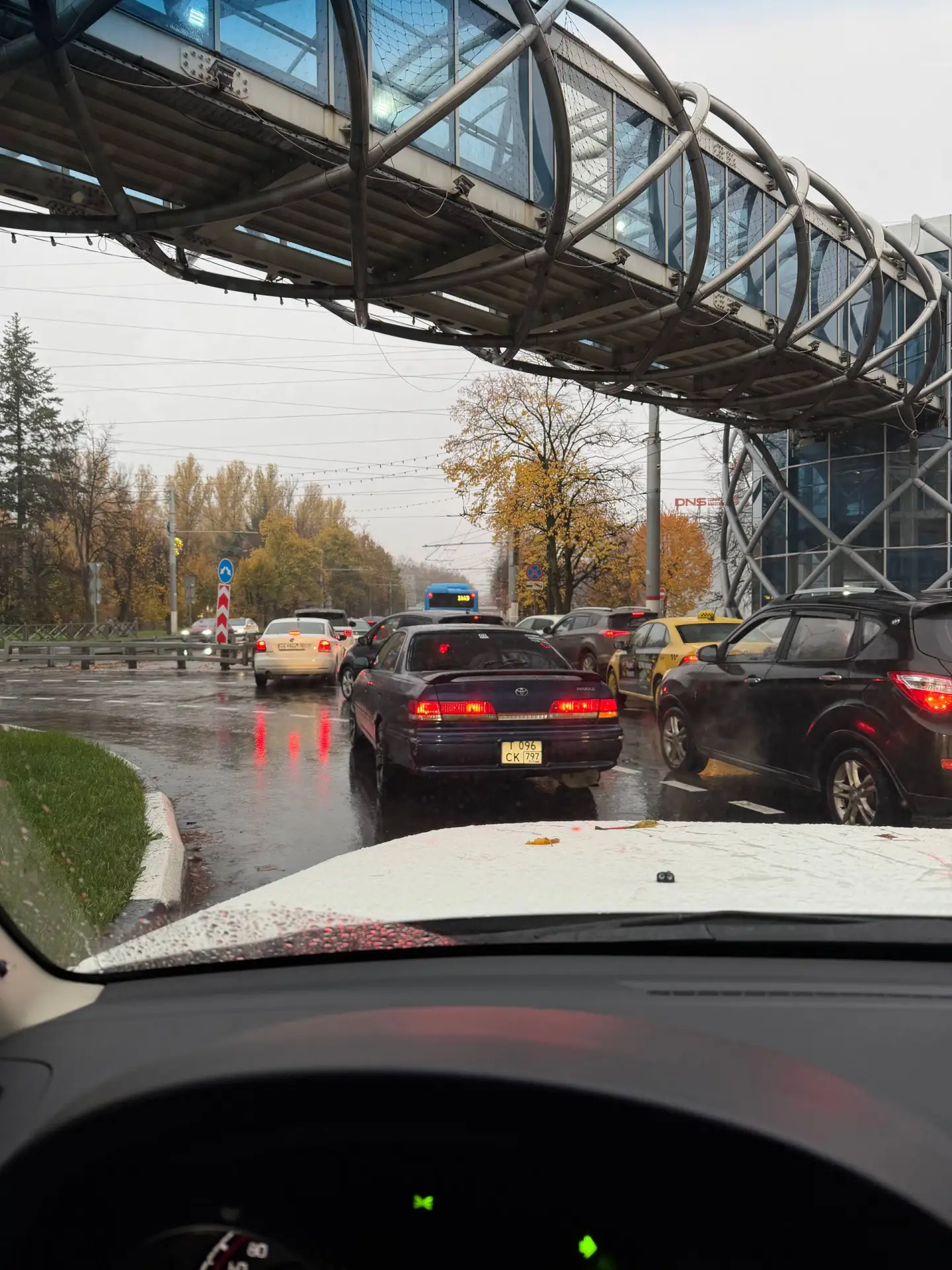 ❗️ На Юбилейном проспекте в сторону Старых Химок сильные пробки.