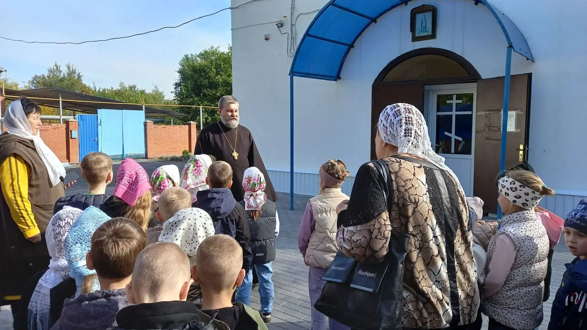 Маленькие прихожане: как будущие казачата провели экскурсию перед праздником Покрова Пр...