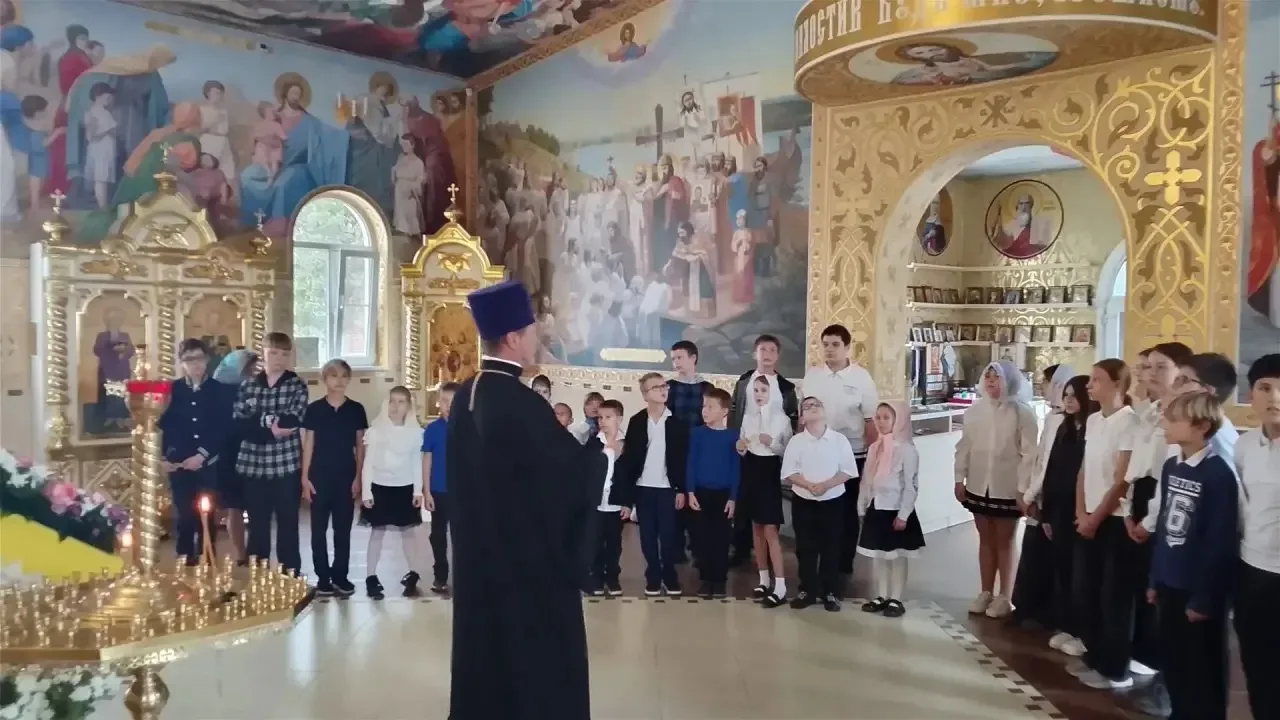 В КАНУН ПРАЗДНИКА ПОКРОВ ПРЕСВЯТОЙ БОГОРОДИЦЫ УЧАЩИЕСЯ 14 ШКОЛЫ ПОСЕТИЛИ ХРАМ