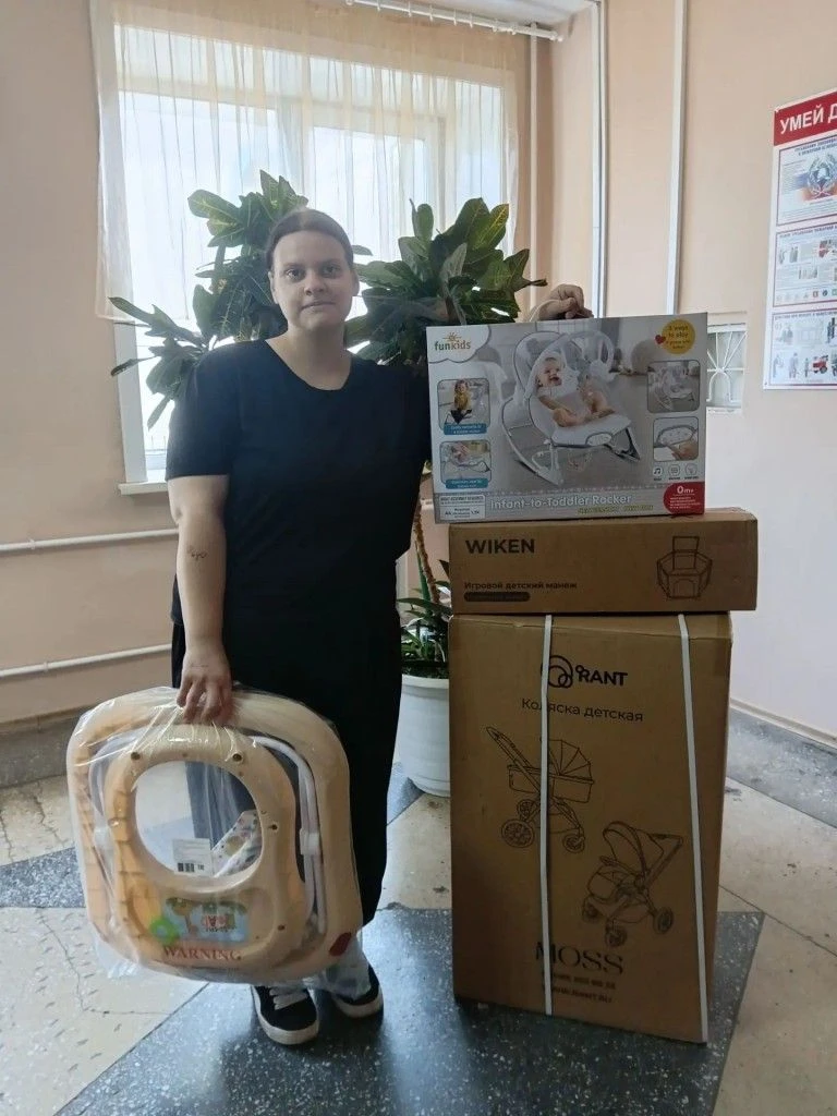 На базе ГКУ Ленинск-Кузнецкий СРЦ «Радуга» продолжает свою работу пункт проката для сем...