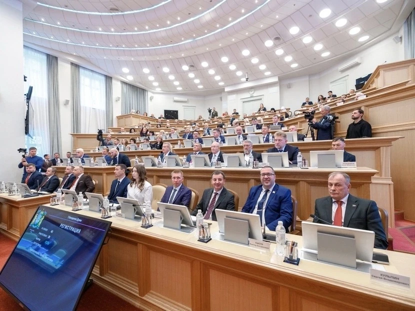 Депутаты Думы Югры восьмого созыва собрались на своё первое заседание